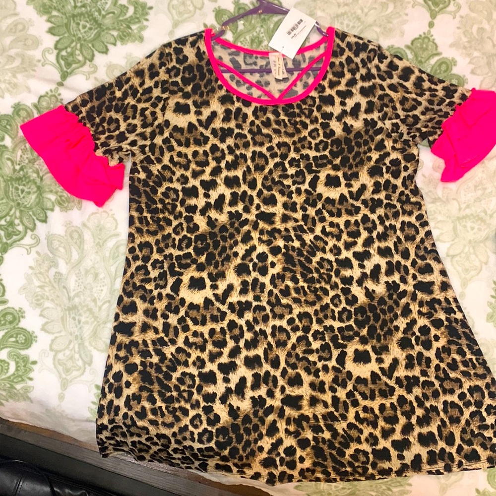 Now N Forever Lg. Leopard hot pink cross cross top 95% polyester 5% spandex